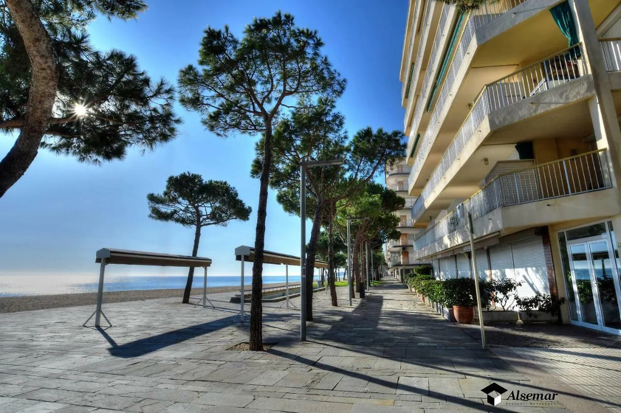 Catalunya Apartament Per 4 Persones En Edifici Del Passeig Maritim Amb Vistes Sobre La Vall D'Aro Platja d'Aro